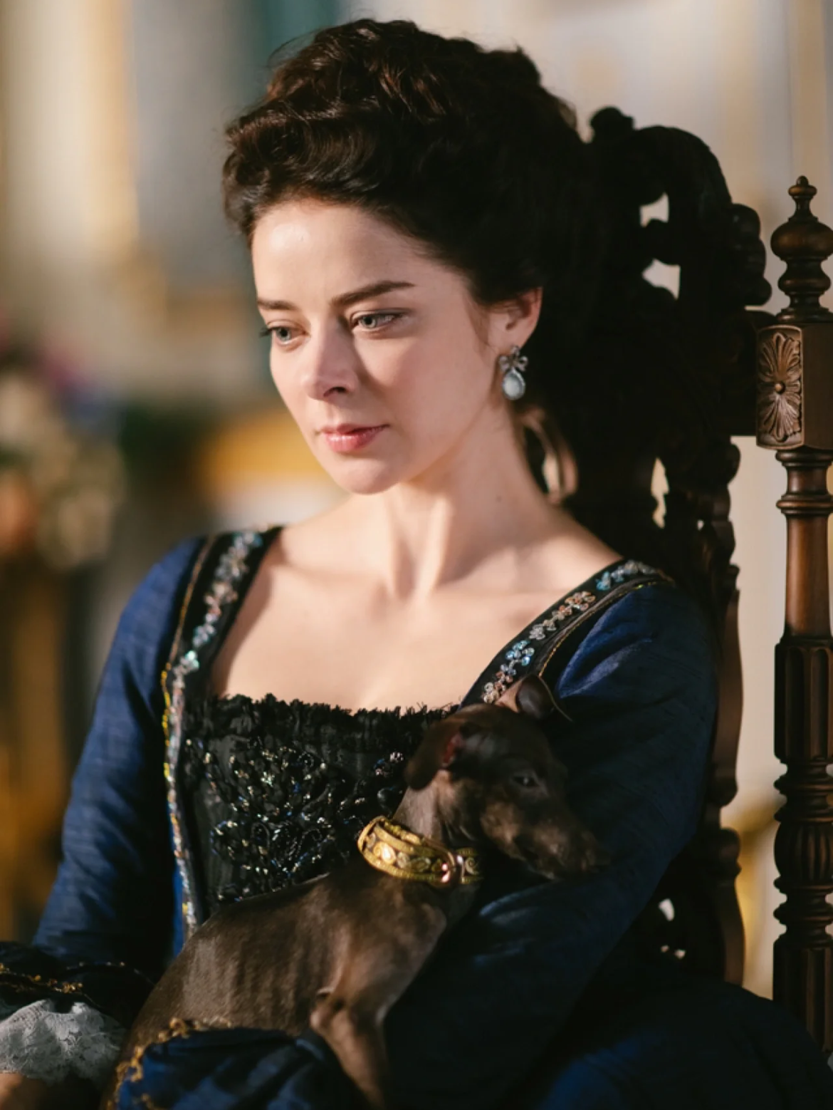 终于不流行傻白甜女主了，今年流行的是“疯批美人”，太有气场