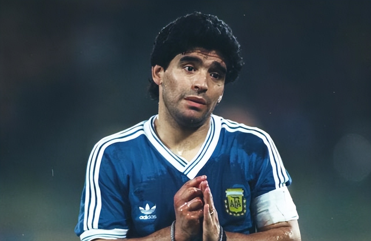 被伤病毁掉三大巨星,大罗巴斯滕跟马拉多纳,谁更强?