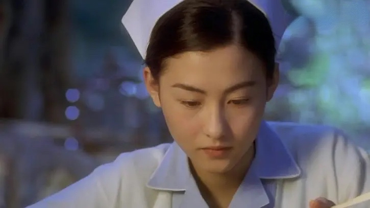 6位“清纯欲女”的劲爆情史：有人8段感情4次婚姻，有人当街热吻