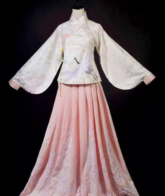 裙子图片女装古装(浅析中国古代女性的服饰，以及它的特点，服饰的分类和名称)