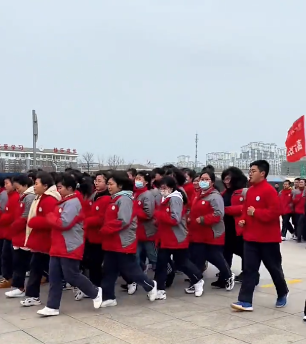 带你体验真实的高三生活，家长直呼心疼，师生关系也有新的视角