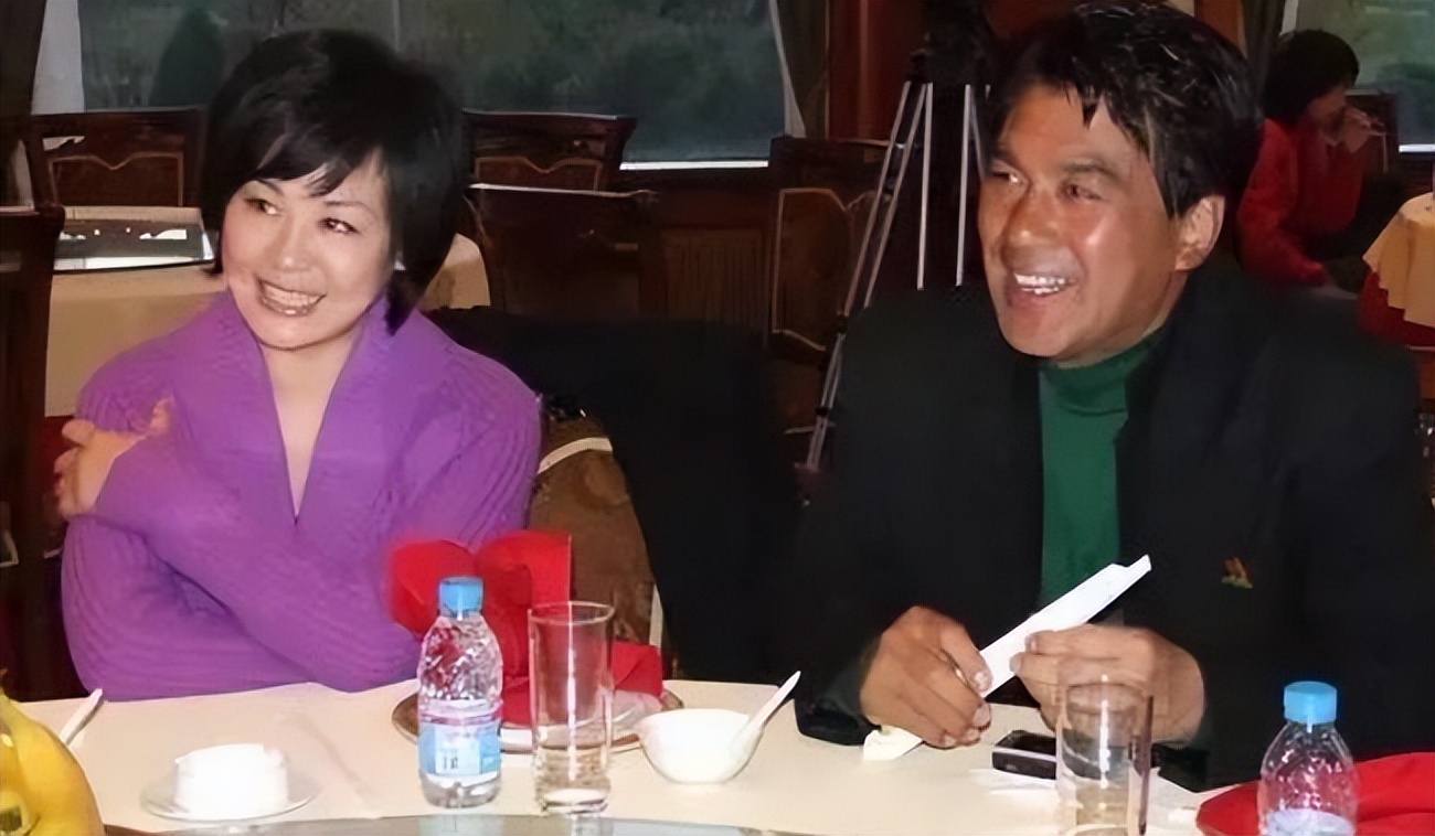 朱时茂:与妻子结婚42年零绯闻,为何年过半百绯闻却不断?