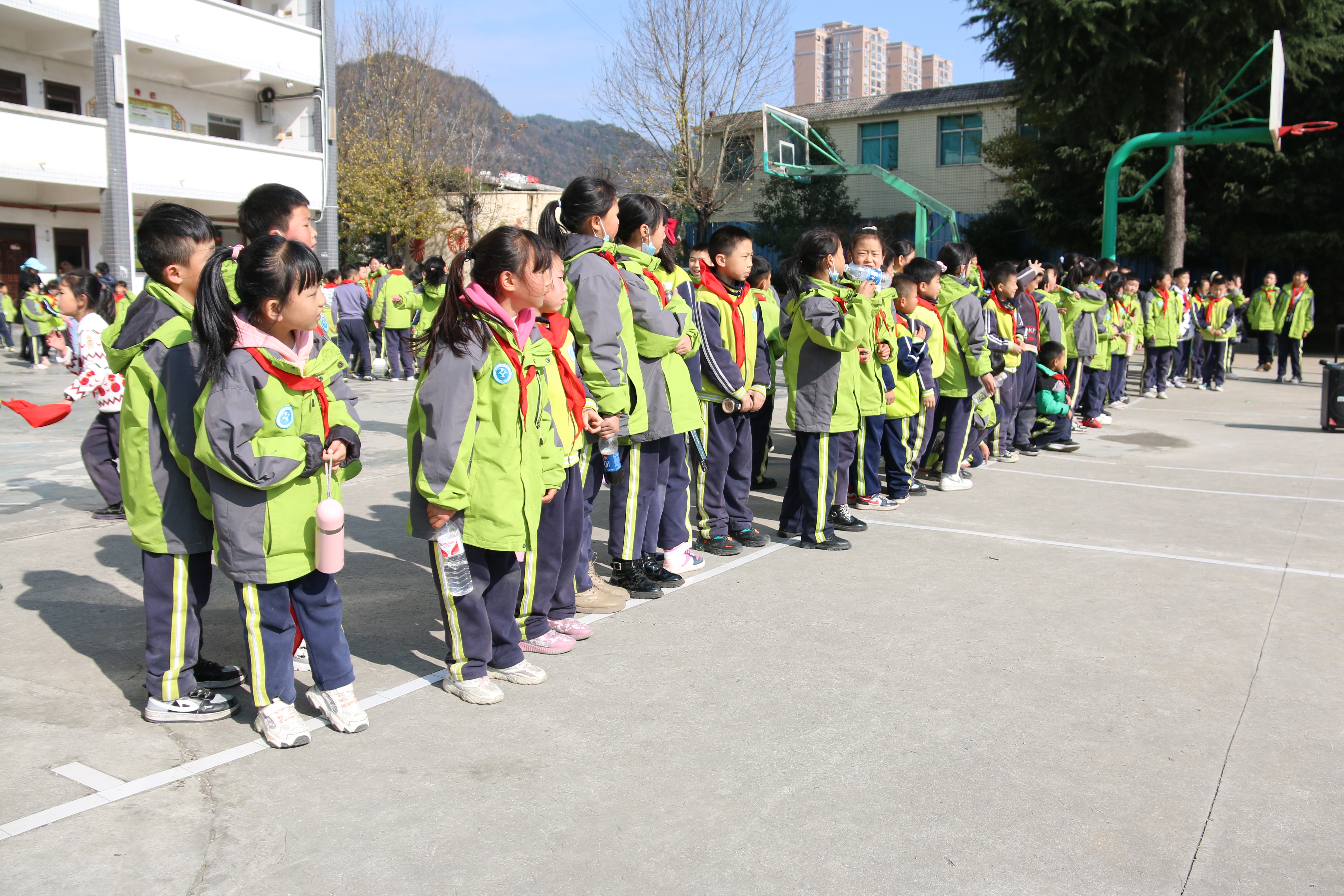 钟山区建业小学开展2021小学生冬季运动会(图3)