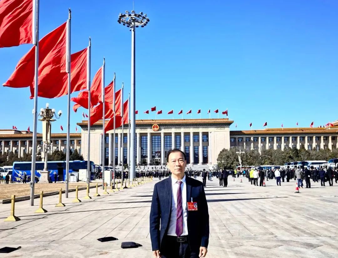 千色花董事长黄达昌提交3份议案：聚焦环保和民工住房等问题