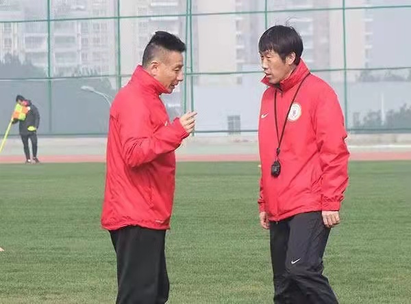 贵州人和足球俱乐部主教练（冤冤相报何时了，往事知多少，少帅高洪波与大佬孙继海的恩怨情仇）