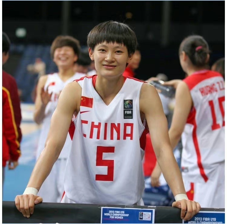 广东女子篮球青年队杨什么名字(假小子变大美女!