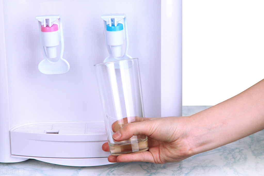 晨起第一杯水，不少人没喝对！先刷牙还是先喝水？看看医生怎么说