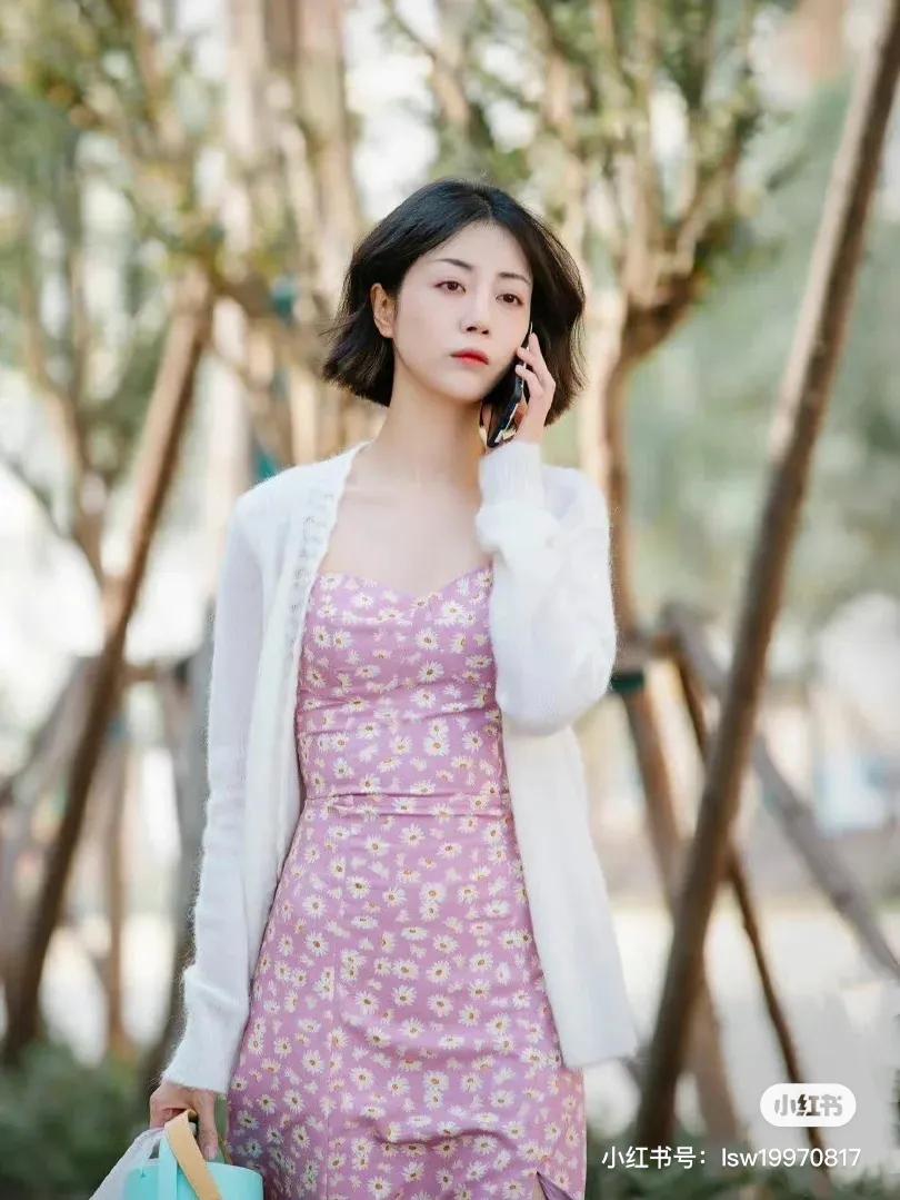 你的邻居长不大李溪芮穿搭