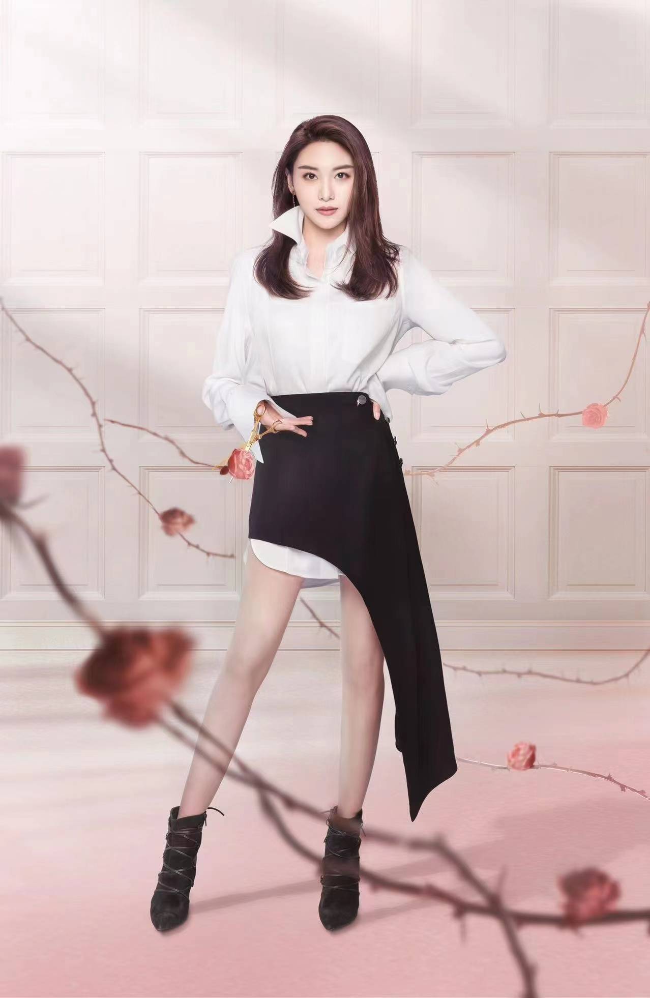 王嘉宁《遇见璀璨的你》开播 与陈乔恩组闺蜜默契满分