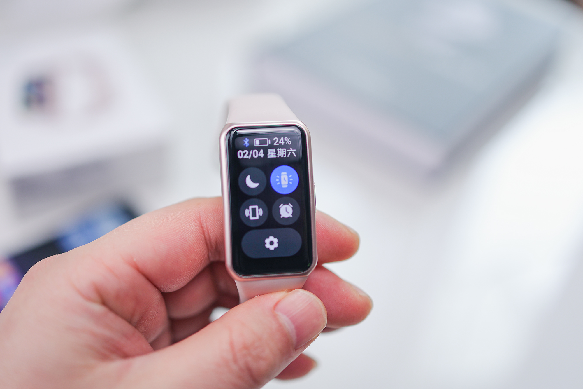 荣耀手环7上手评测,小巧的24小时健康小助手