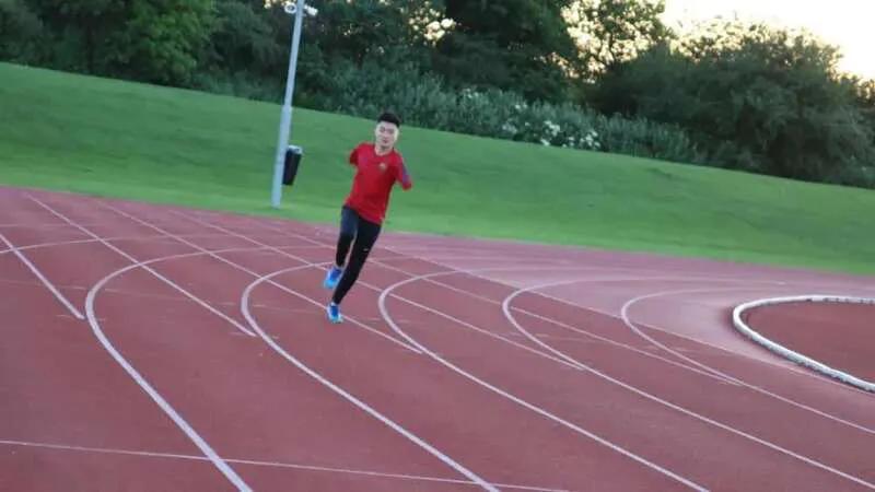 无臂状元杨孟衡，考上剑桥硕士，收获爱情，结婚生子成了人生赢家