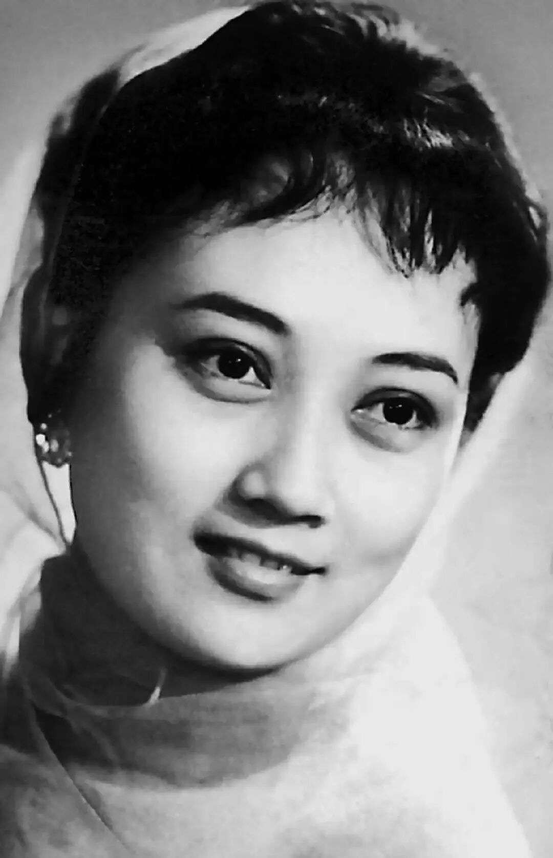 王丹凤、王晓棠“二王争美”：都说二人长得像，其实美得各有千秋