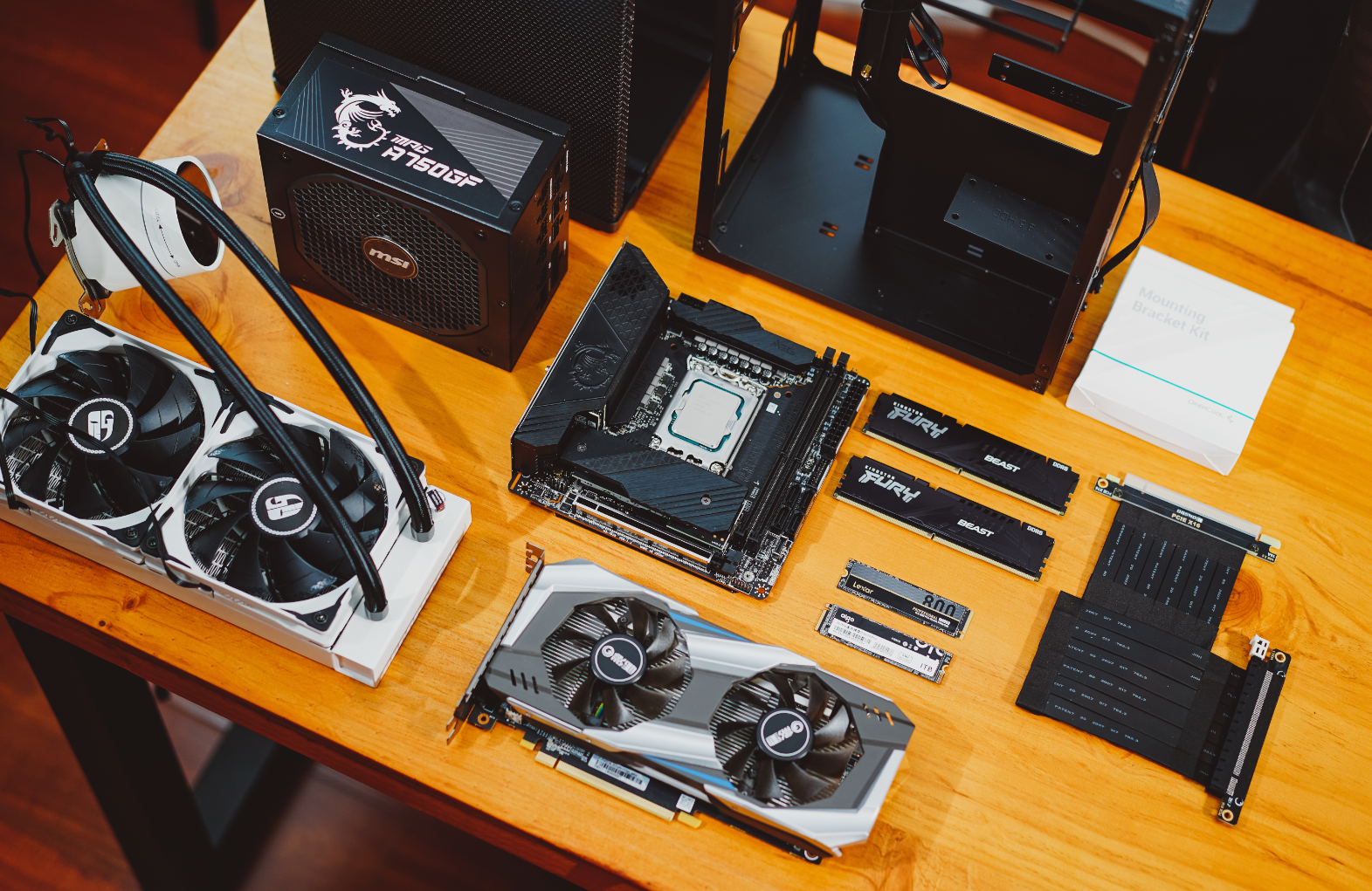 TLC闪存颗粒！aigo最新的PCIe3.0旗舰固态居然这样玩？
