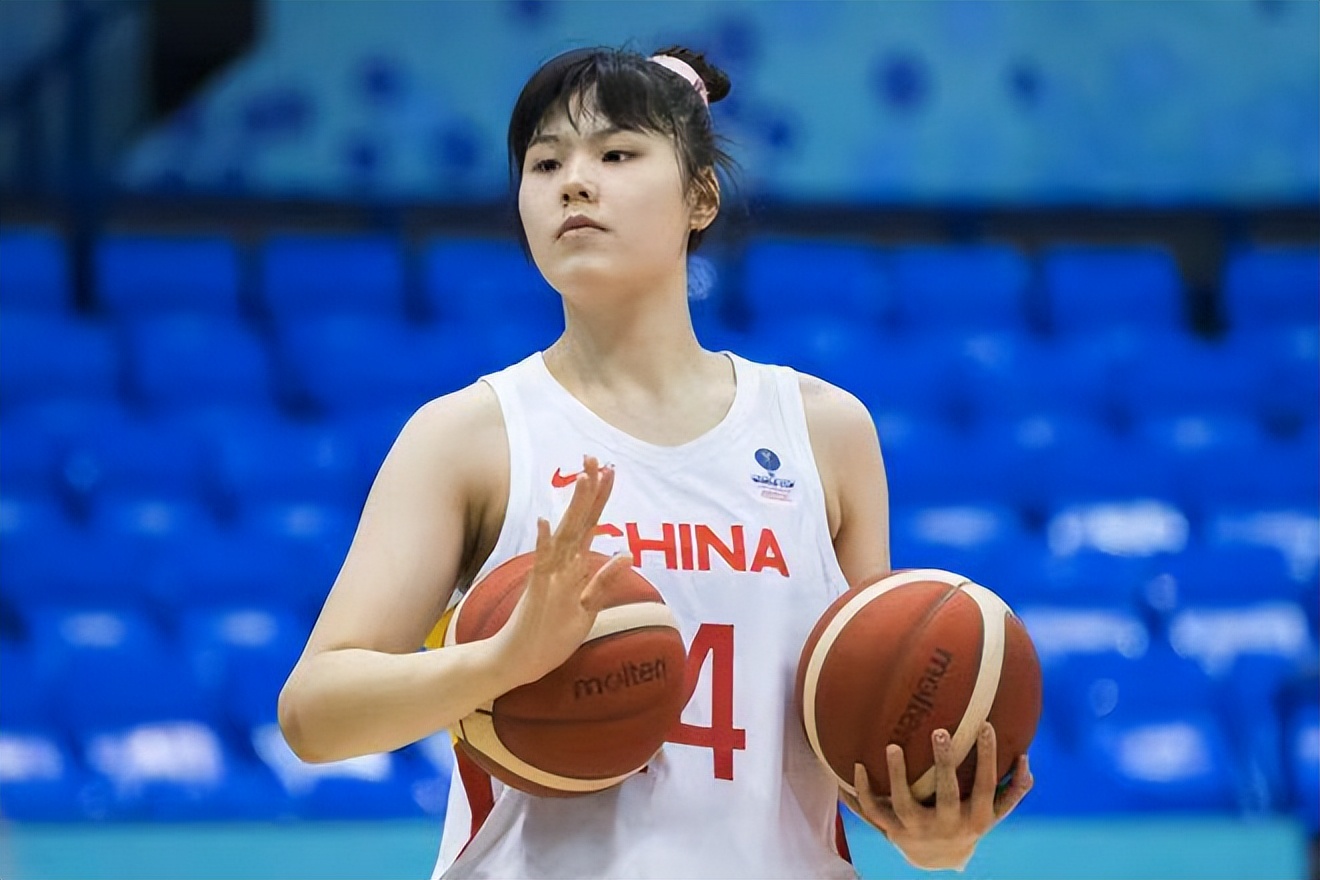 武桐桐世界杯全集(世界杯决赛:威尔逊半场16分,武桐桐惊艳,中国女篮33