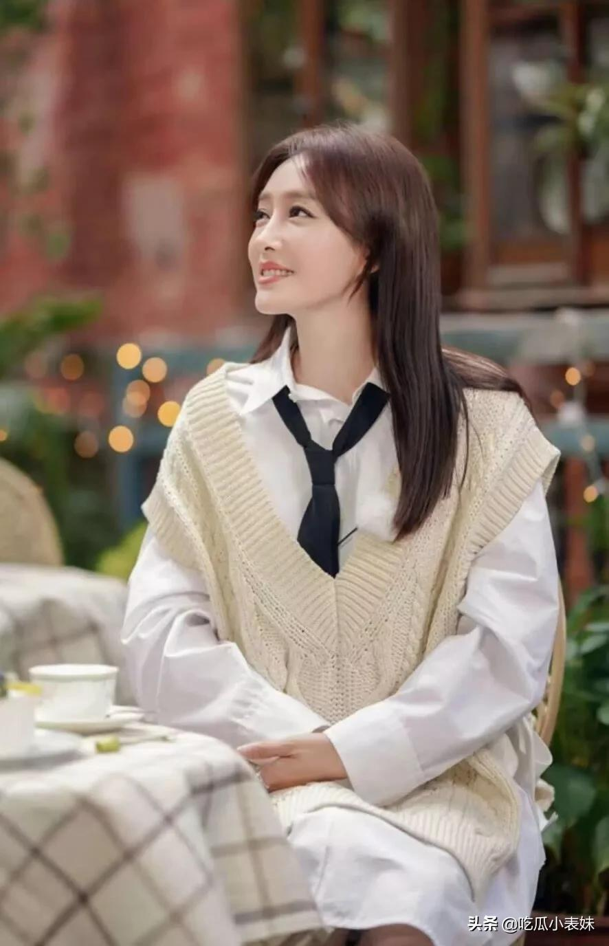 秦岚，美艳绝伦，网友：我的女神