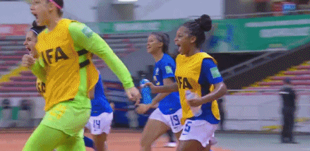 世界杯巴西队对西班牙（1-0！巴西队狂飙，进世界杯4强，球员落泪+狂奔，中国女足难复仇）