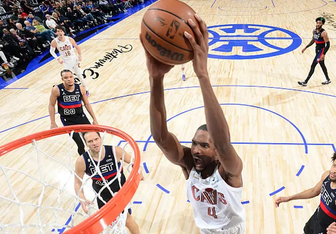 nba年輕中鋒排名（年輕有為！現役10位24歲以下球星：錫安僅排第五，第一場均36+8+8）