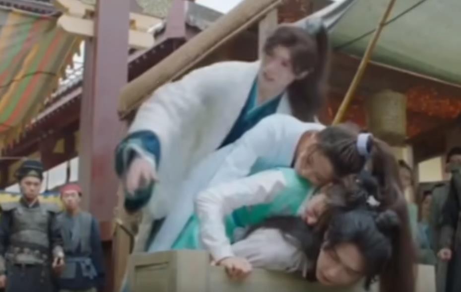 “圈内狂人”董思怡：当郭敬明面怼他发房卡，让毒嘴评委哑口无言