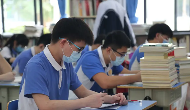 我该高考还是单招呢（高三一模成绩370分）