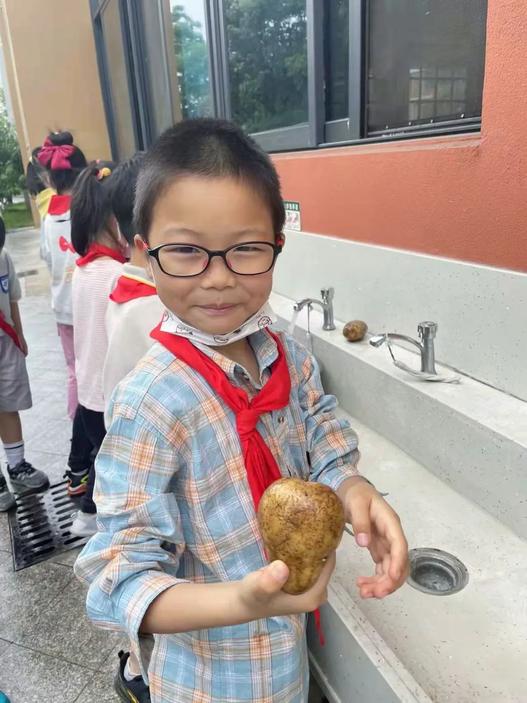 劳动之底色 幸福之源泉｜记双流区实验小学外国语学校劳动系列课程