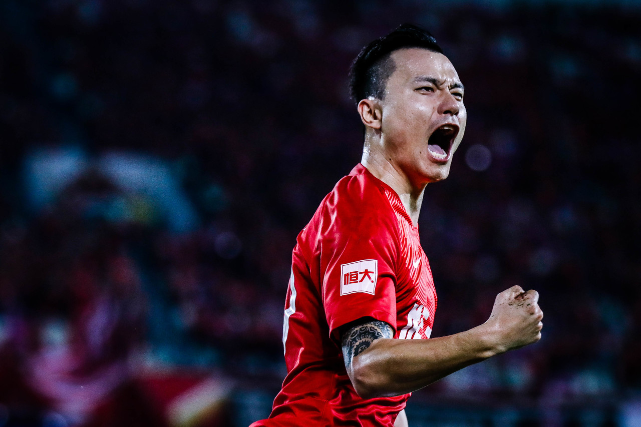 盘点足坛虎将代表（足坛里的虎虎生风：盘点足坛虎将代表，哪一代才是真正“王中王”）