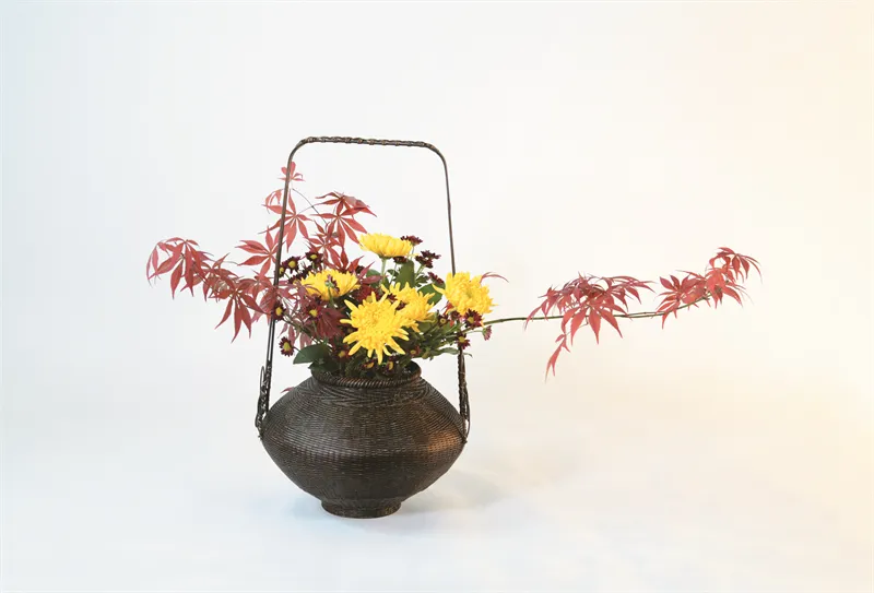 插花大师(这些作品体现了蔡仲娟大师的艺术主张,值得反复品赏)