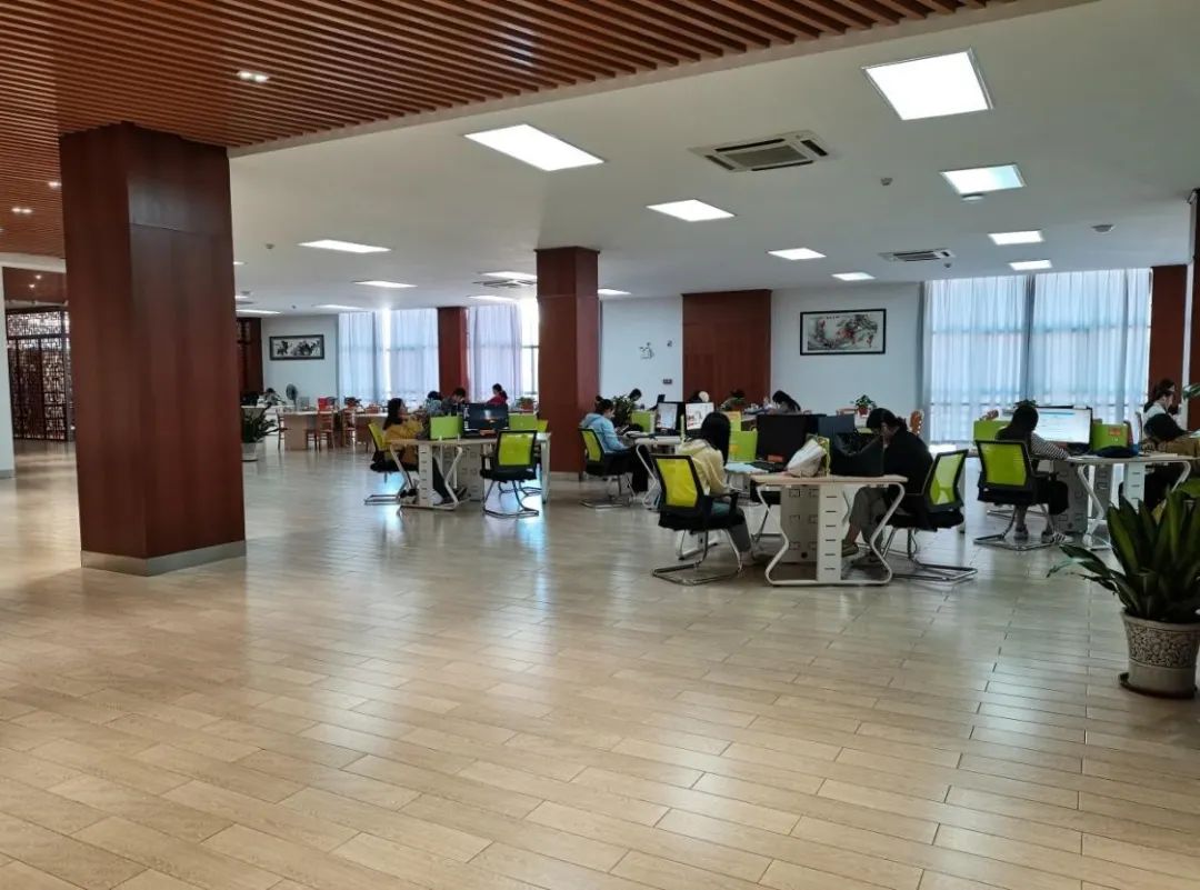 广州商学院 x 华为：深耕细作，打造“智慧广商”校园网络标杆