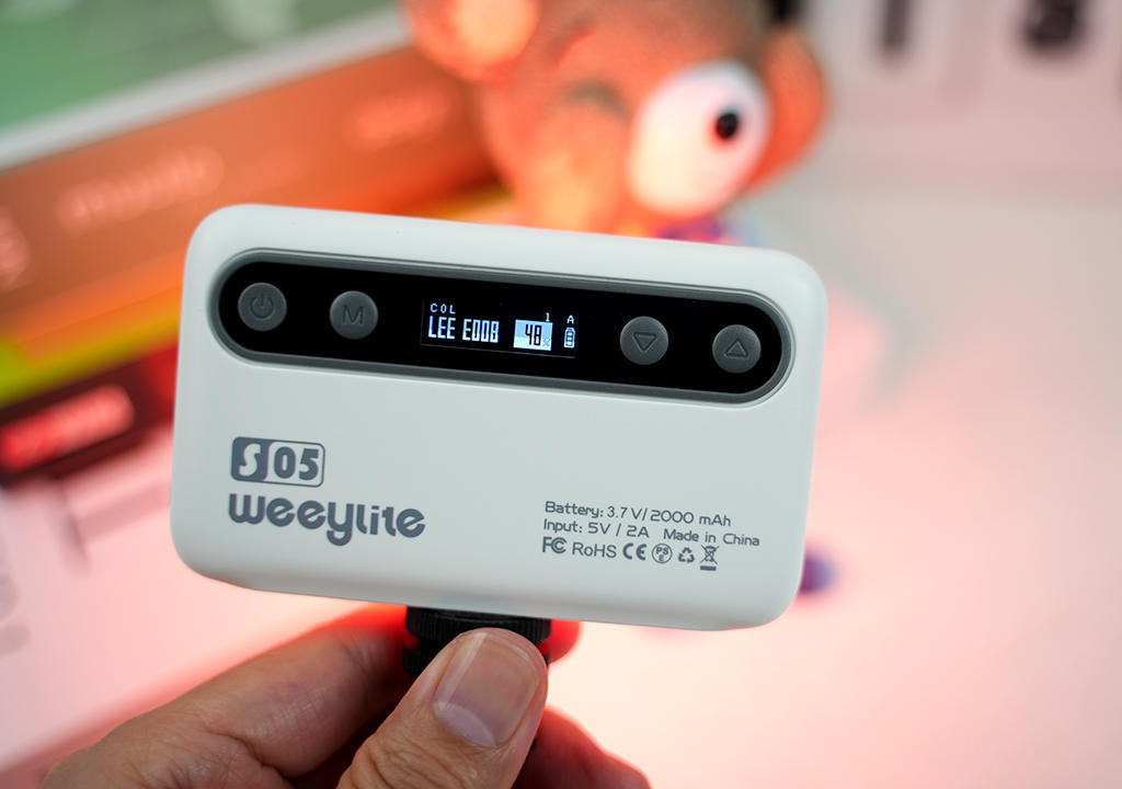 你的色彩你做主！Weeylite微徕S05口袋灯：RGB全彩、LED补光