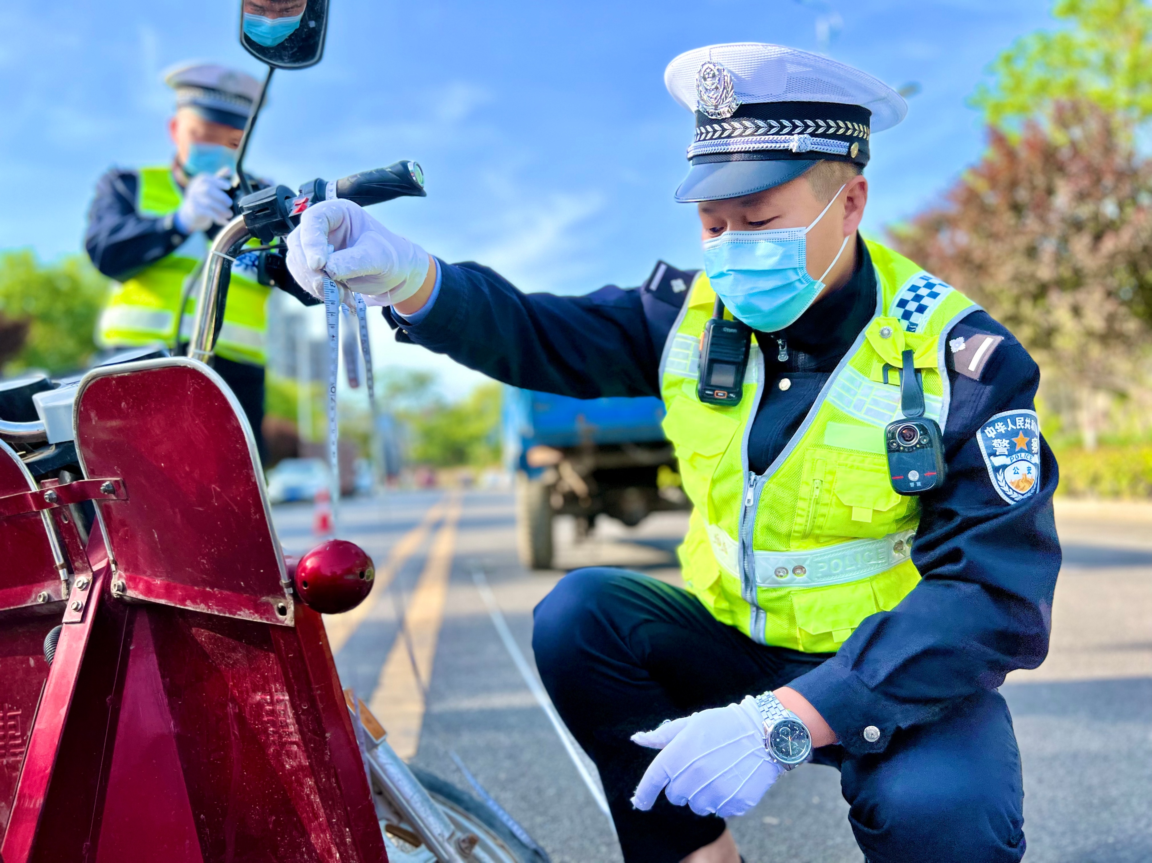 蒲城公安交警开展交通事故现场模拟演练