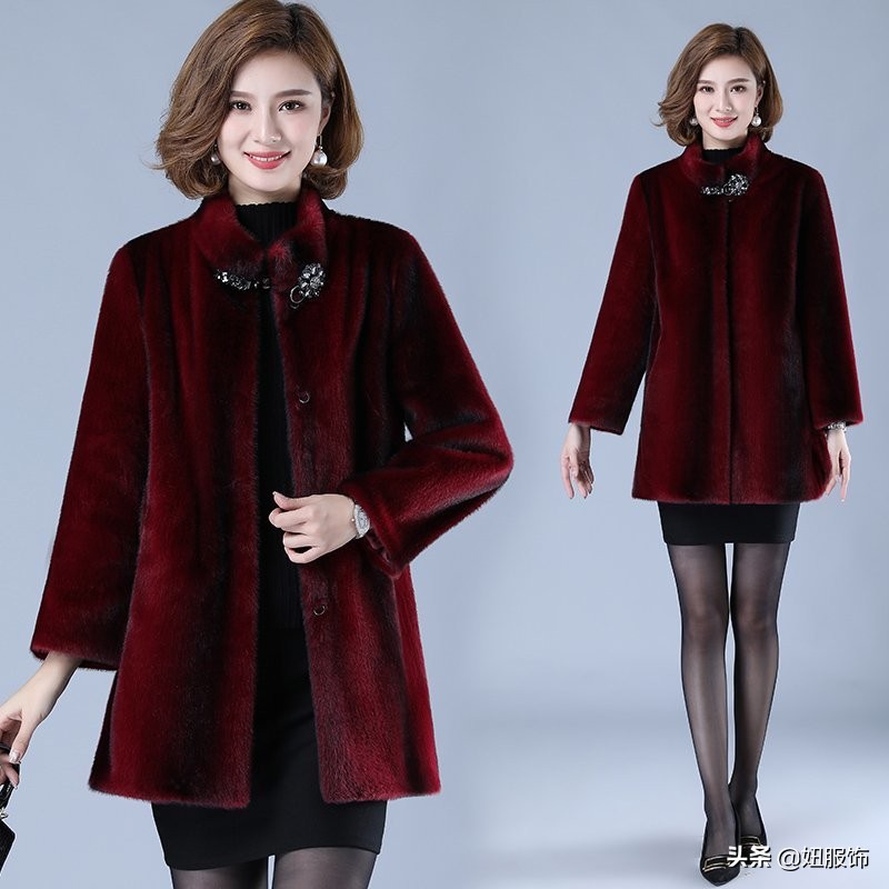 过年回家时，送给妈妈几款洋气保暖的大衣外套，让她心里美滋滋的