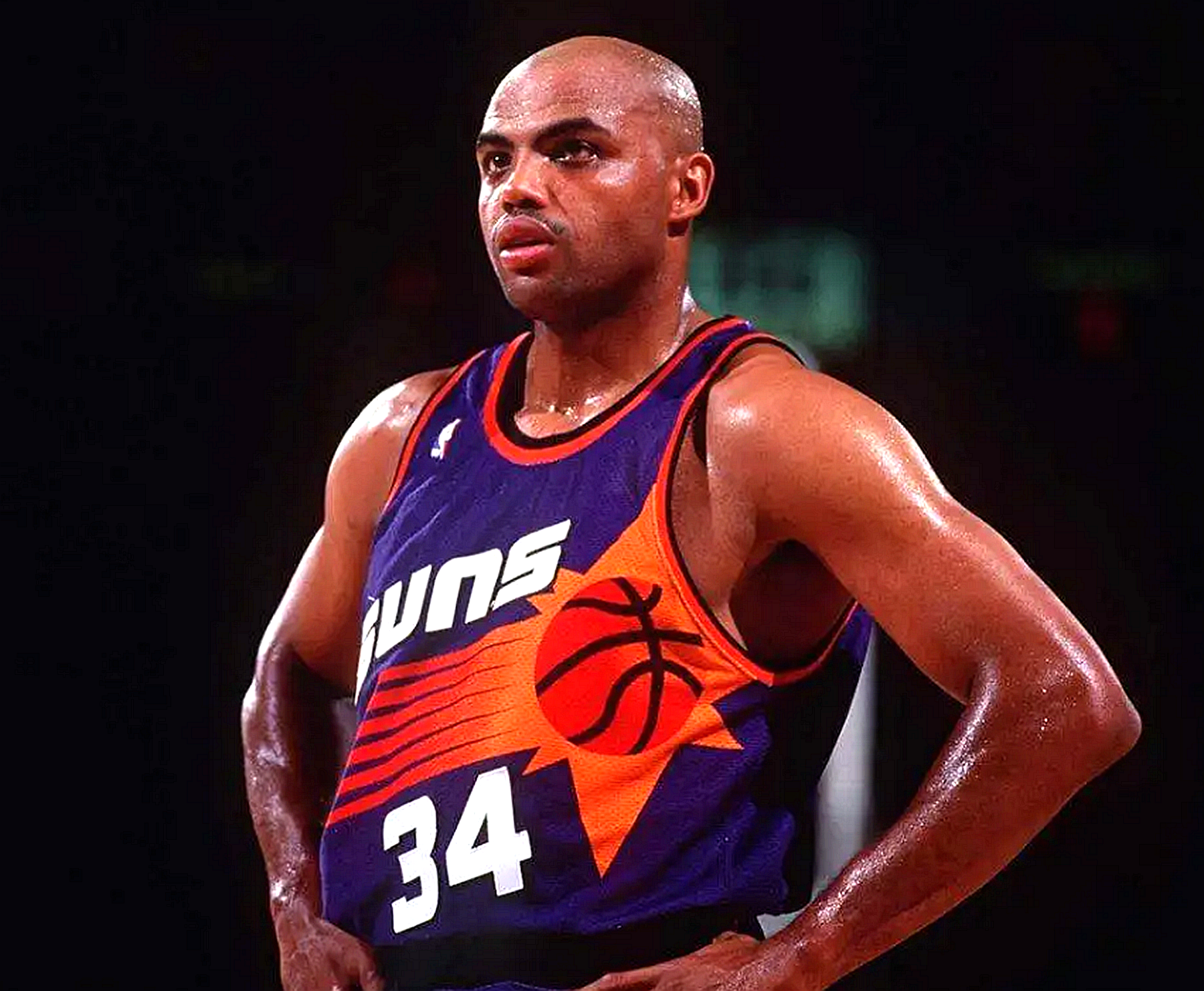 nba球员为什么没胸肌（众所周知詹姆斯肌肉强悍，为何身上几乎看不到胸肌和腹肌呢？）