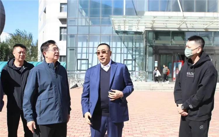 老板刘景远返沈送行,宋凯出席郭艾伦被关心)