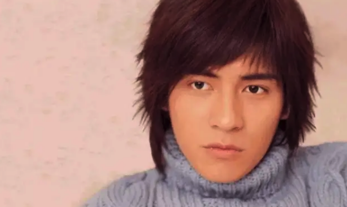 留长发却不娘的6位男明星，个个五官硬朗，野性又帅气