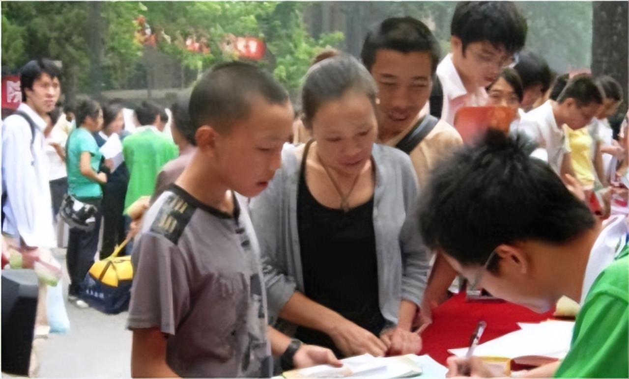 13岁神童考上985名校，茅台承诺资助4年学费，为何仅一年便喊停？