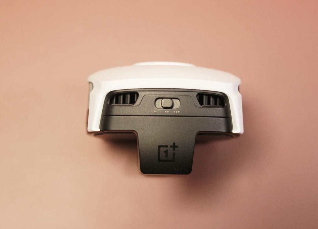 夏天游戏不烫手，一加18W冰点散热背夹辅助iPhone游戏体验