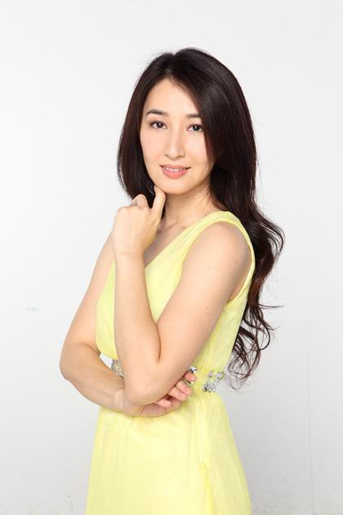 如果香港复古美人有一个标准,那么这个标准的名字叫——关咏荷