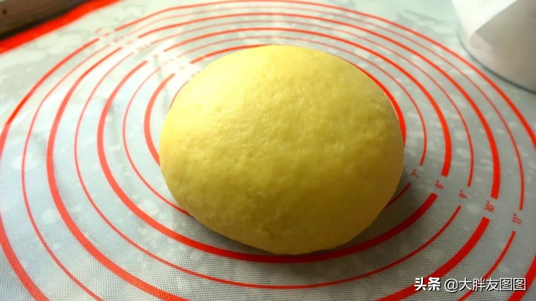 风靡吃货圈的..北海道巨蛋面包，像蛋糕一样柔软，奶味浓郁