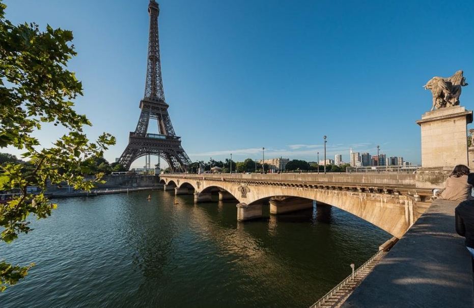 旅游推荐一:法国巴黎埃菲尔铁塔