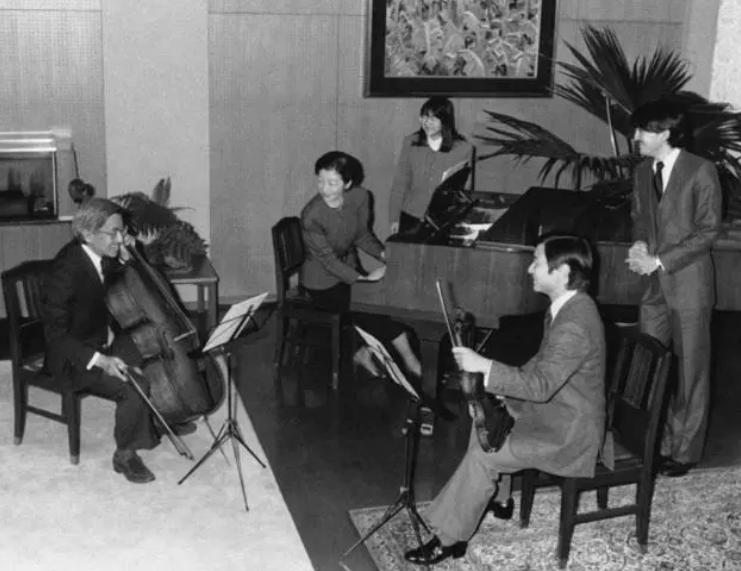 日本美智子皇后：我与天皇没爱情，只有子宫被需要