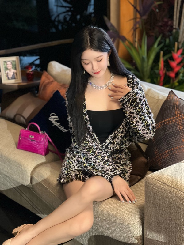 孙心娅闲暇生活照曝光 清纯甜美俏皮可爱