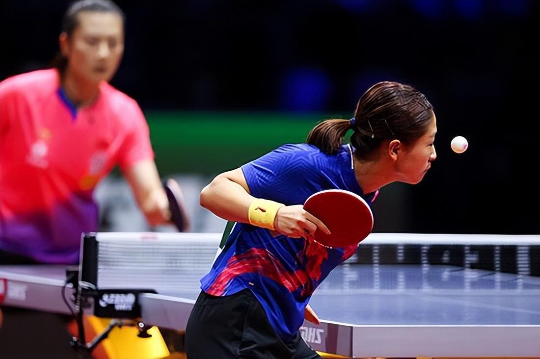 看到刘诗雯、许昕参加成都世乒赛，终于明白李晓霞为什么28岁退役