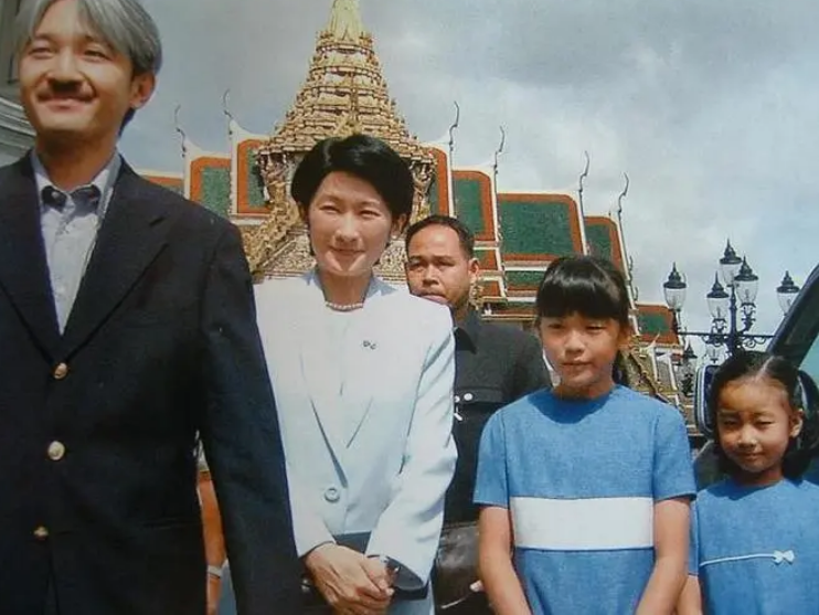 日本美智子皇后：我与天皇没爱情，只有子宫被需要