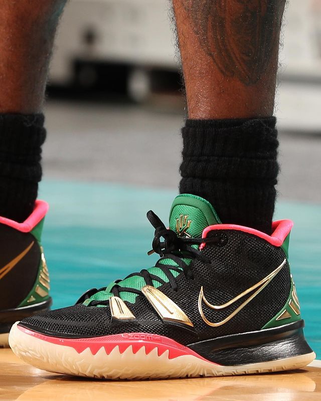 nba球员为什么穿欧文7（欧文欧神仙NBA赛场穿了哪些Nike Kyrie 7代篮球鞋经典回顾）