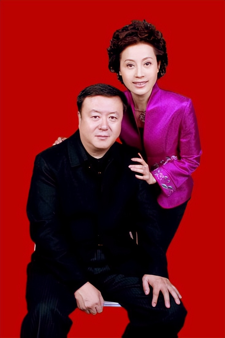 华娱卫视主持人(尤小刚与田歌离婚30年：他三婚娶小妻子64岁做父亲，她至今单身)