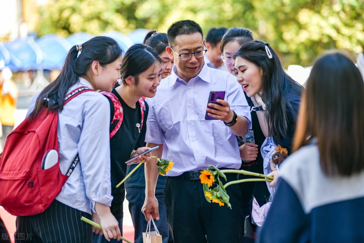 我，私立学校的教师，工作3年，透露和公立学校教师的收入差距