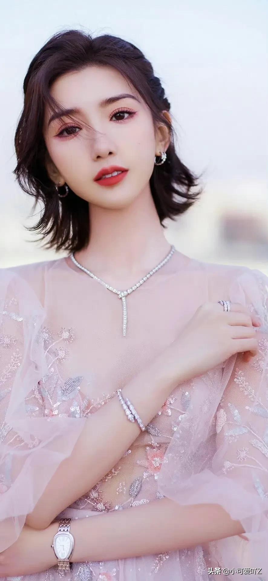 毛晓彤，可爱美丽的花仙子