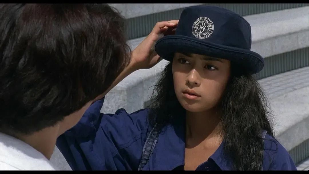 日本国民美少女始祖，曾和成龙一起主演电影！无数粉丝求她复出…