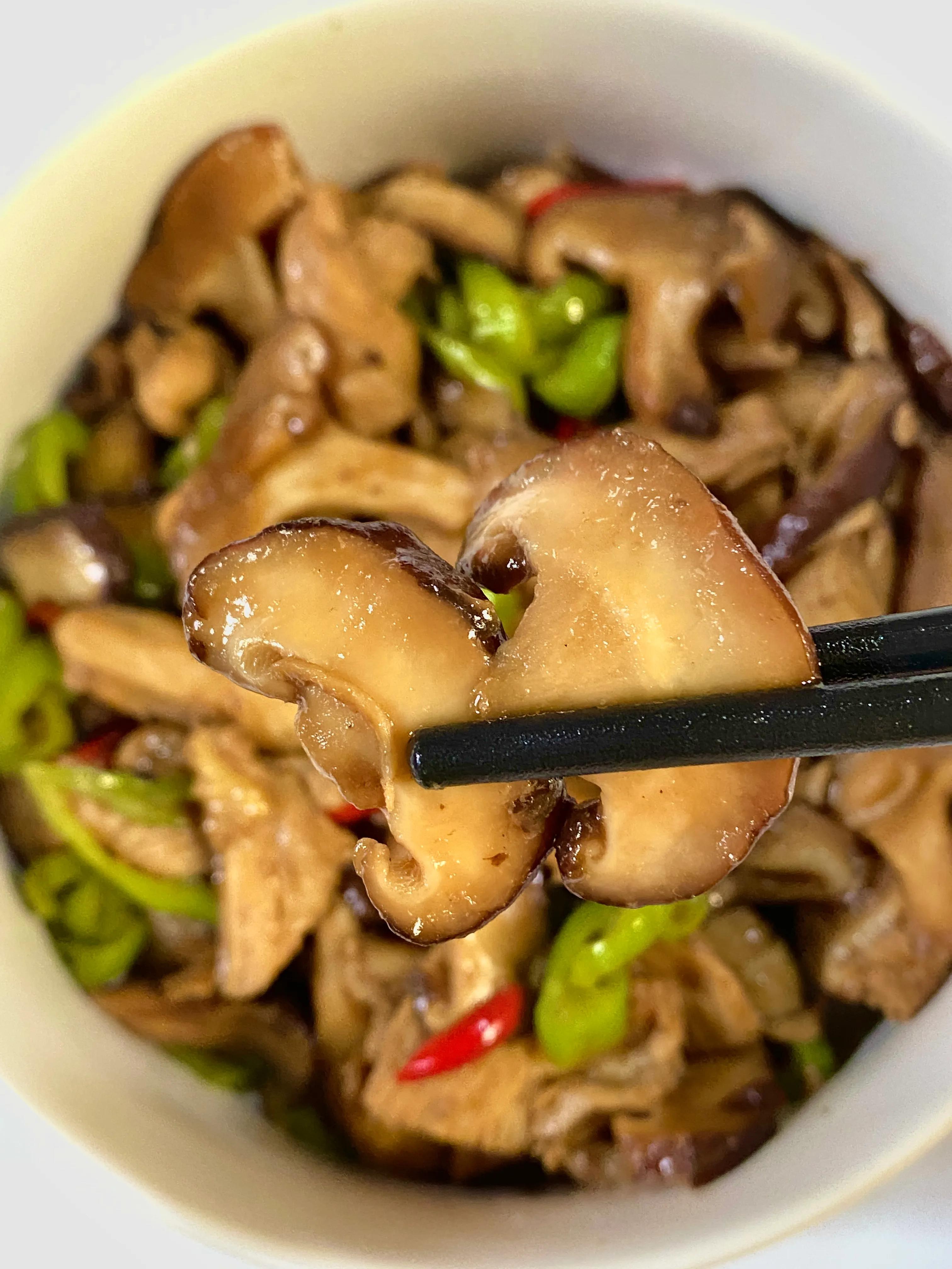 图片[3]-低脂低卡又下饭的香菇炒鸡胸肉-起舞食谱网