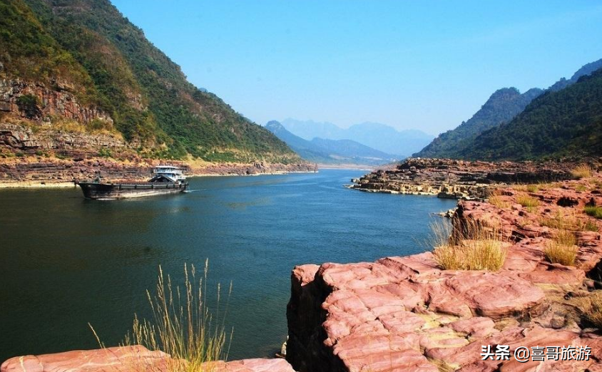 【桂平市大藤峡生态旅游区】位于广西贵港市桂平市广场路.