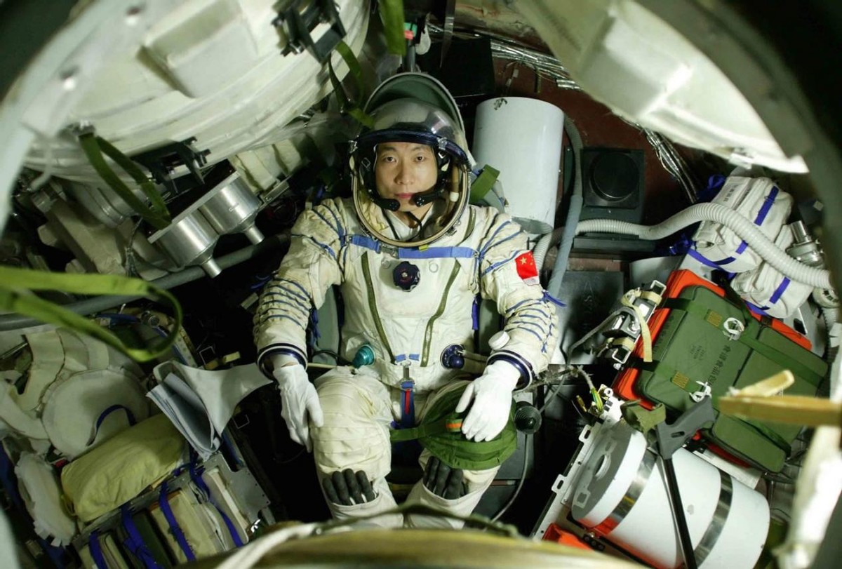 2003年，杨利伟曾在太空听到神秘“敲门声”，11年后专家揭晓答案